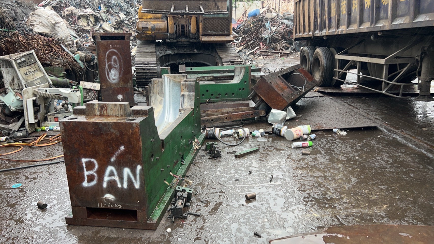 模具報廢吊裝與拆解，直供鋼廠再生（mold disposal）